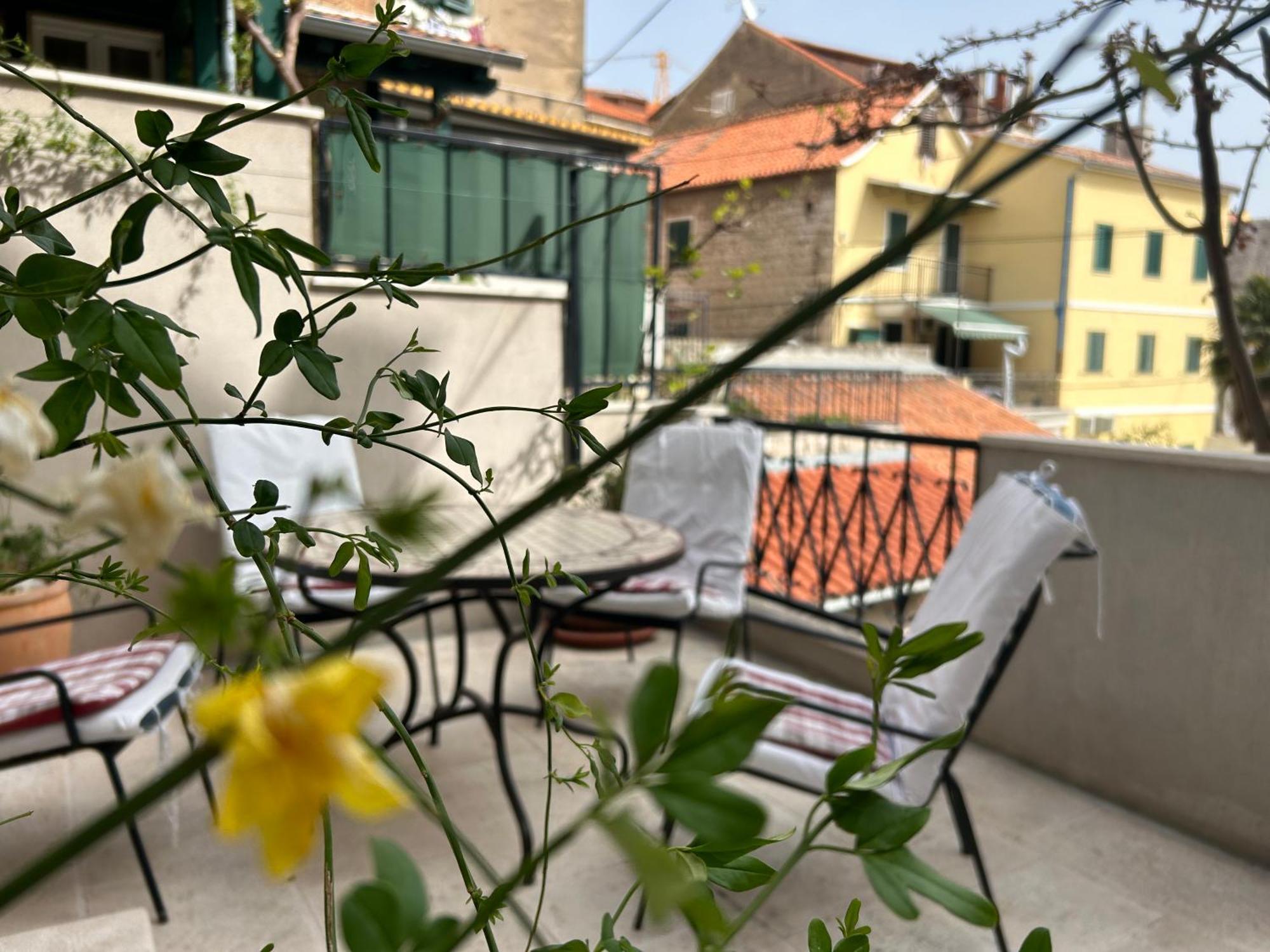Guesthouse Fjaka Сплит Екстериор снимка